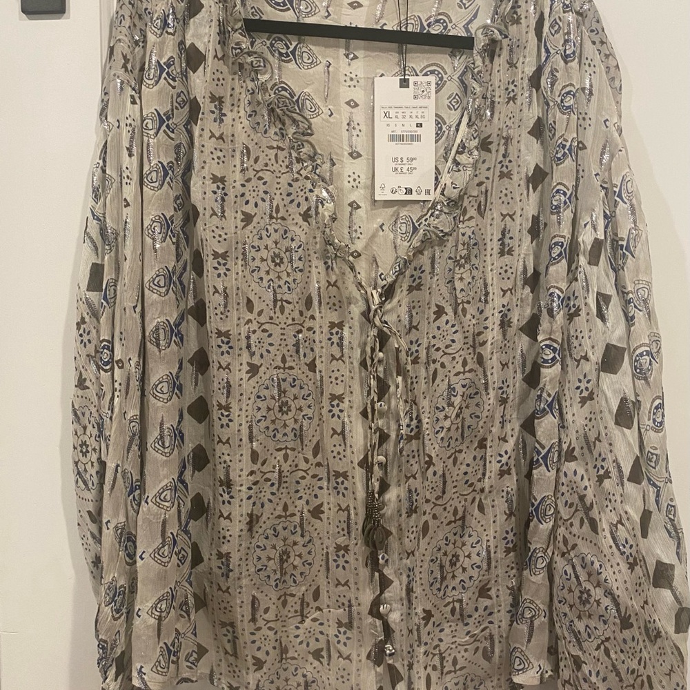 Elegant Patterned Blouse - Gray and Blue
